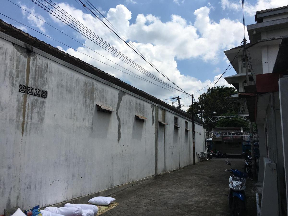 Kejayan 塔姆巴克巴彦旅馆酒店 外观 照片